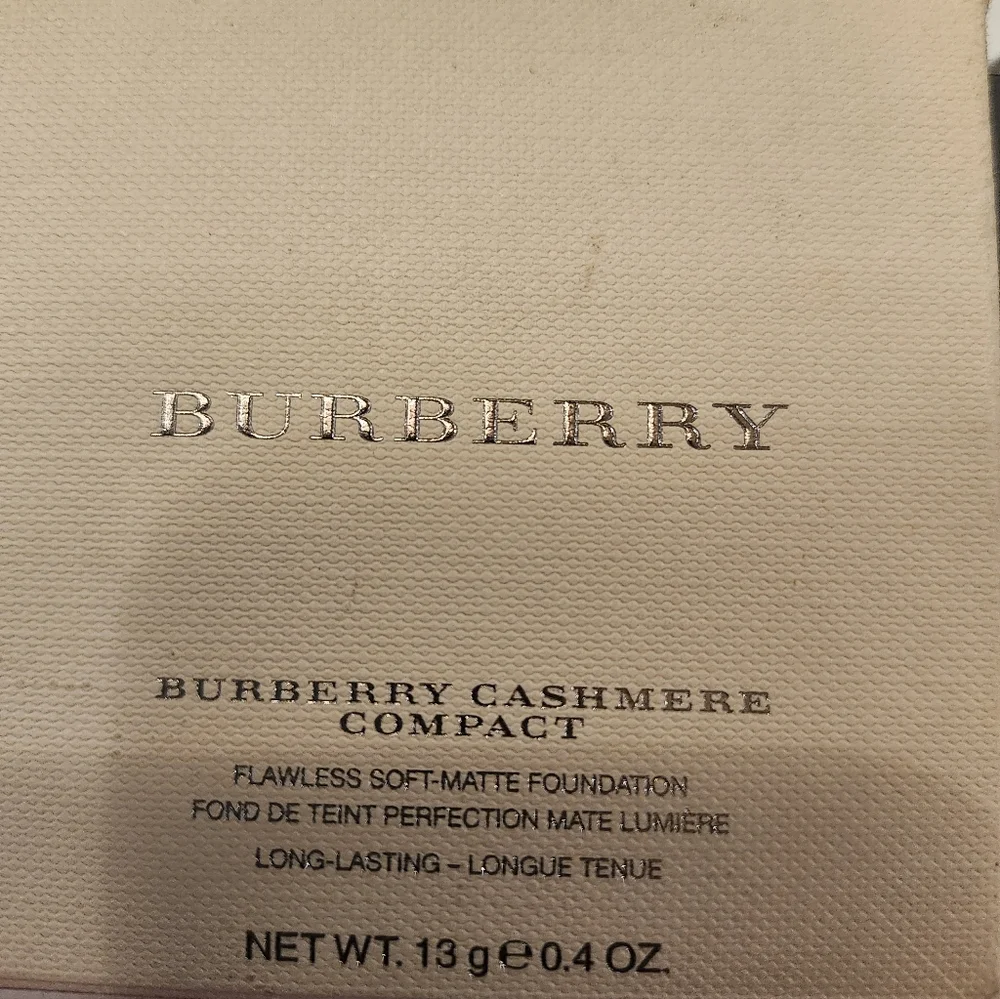 Burberry Cashmere Compact Flawless Soft Matte Foundation In Almond No. 43